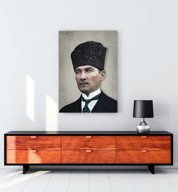 Atatürk Kalpaklı Sivil Kıyafetli Kanvas Tablo